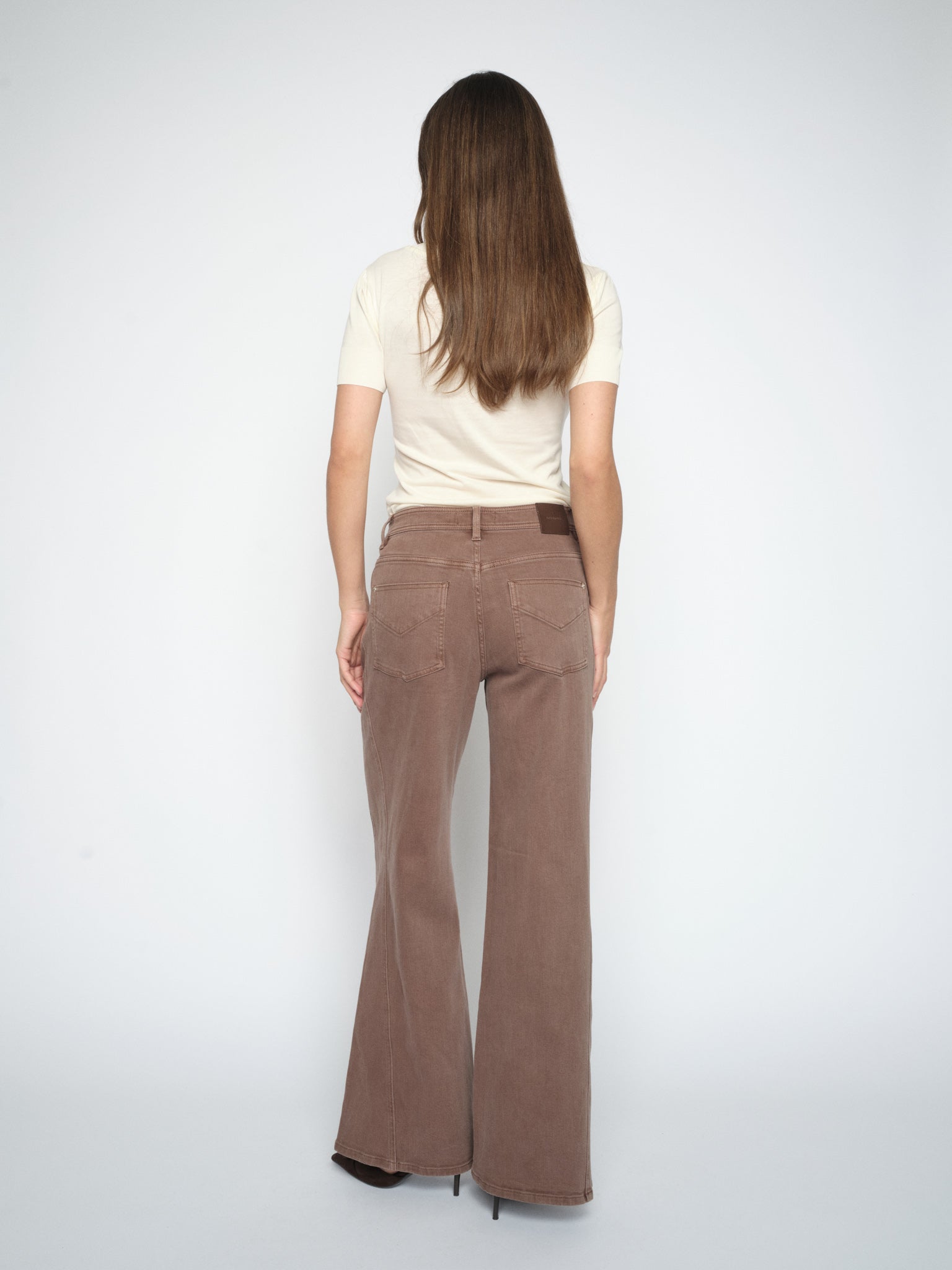 Modelshot / Coffee Quartz / Detail